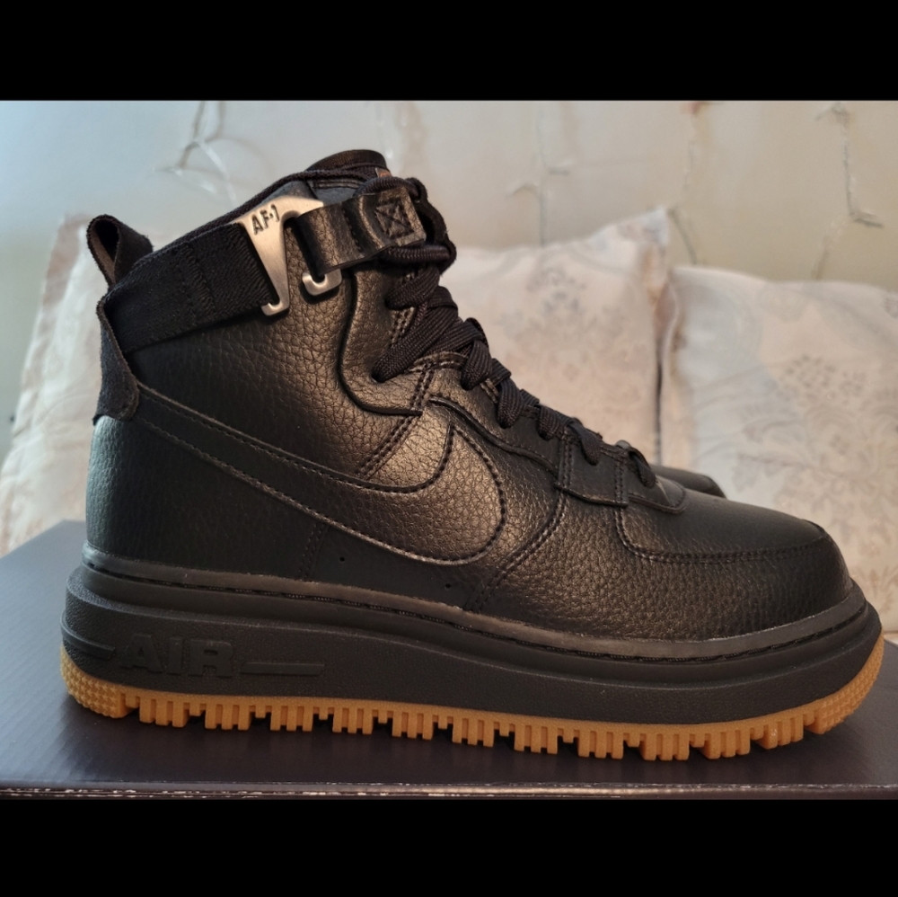 Nike Air Force 1 High Utility 2.0  Women's Boot. Black, Size 8.5W. *NEW IN BOX* - Picture 8 of 16